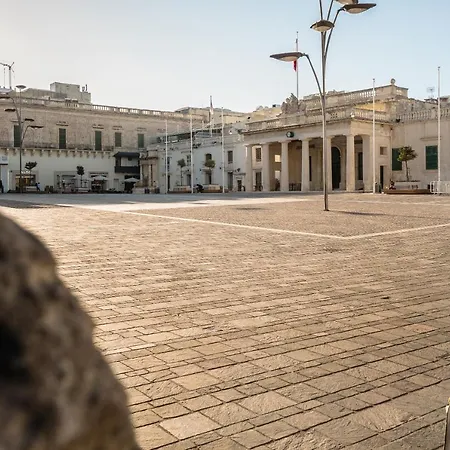 Main Street Deluxe Valletta