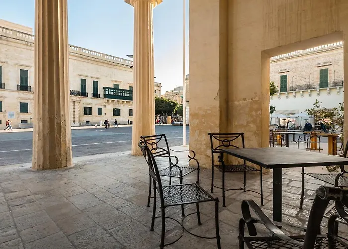 Main Street Deluxe La Valletta
