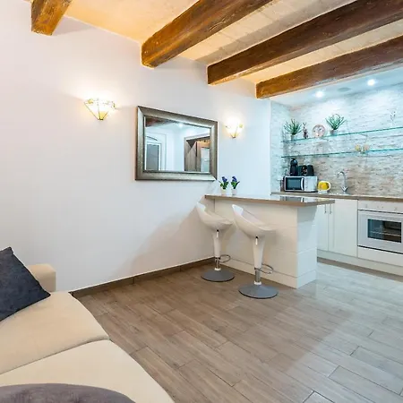 Main Street Deluxe Lejlighed *