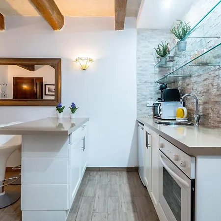 Main Street Deluxe Valletta