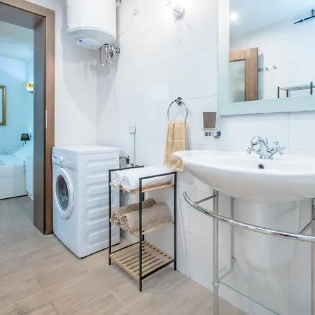 Main Street Deluxe Lejlighed