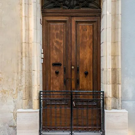 Apartment Main Street Deluxe Valletta