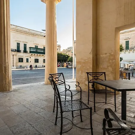 Main Street Deluxe Valletta