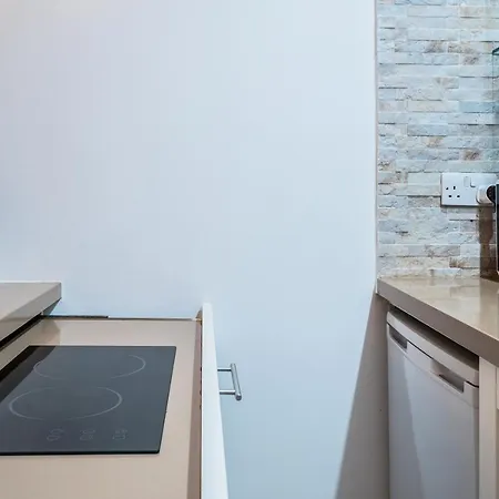 Main Street Deluxe *