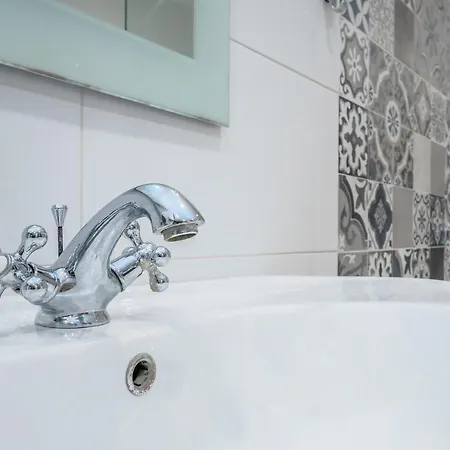 Main Street Deluxe *