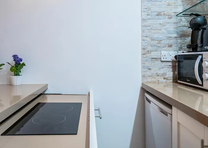 Main Street Deluxe *